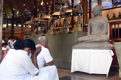 New Term Begins at the Kirivehera Dhamma School
